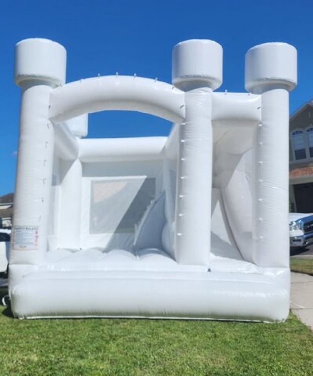 WHITE BOUNCE HOUSE XL