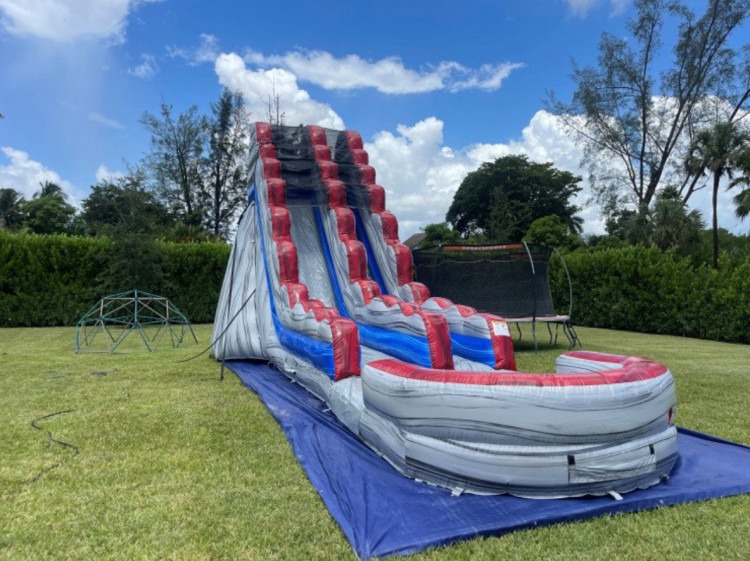 22 FT Titanium waterside